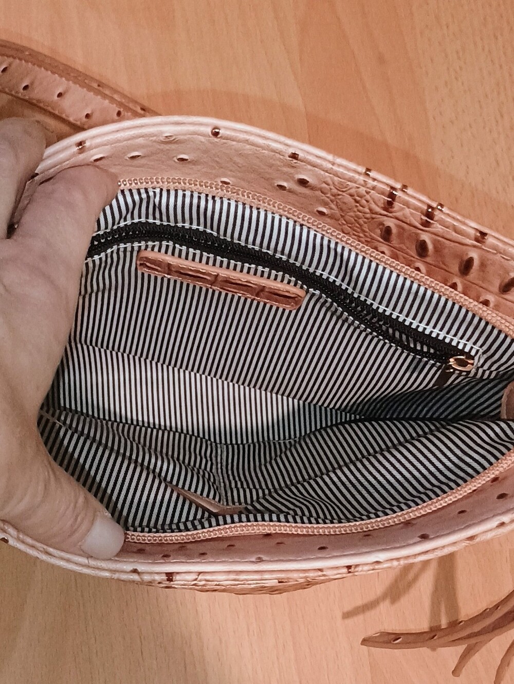 Pink Purse - Picture 2 of 4